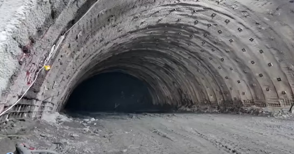 Detonare controlată în premieră la primul tunel de autostradă din Vâlcea, la Robești