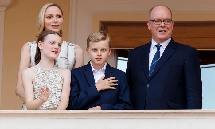Charlene, Albert și copiii de Sf Ioan jfif