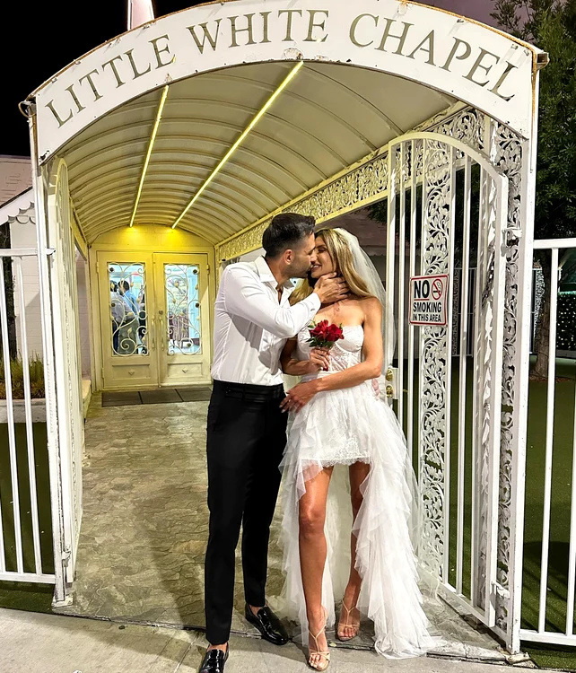 Ilinca Obadescu si Mihai Gruia in Vegas Instagram (1) jpg