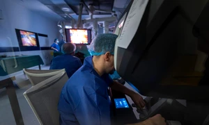 premiera in romania o interven ie robotica pentru cancerul de prostata realizata la baneasa tumor center hospital introduce o tehnica avansata de verificare a siguran ei oncologice in timpul opera iei jpg