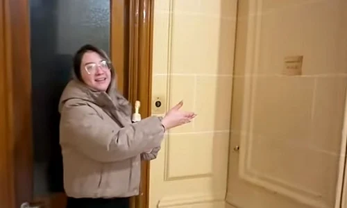 romanca in Paris captura video jfif