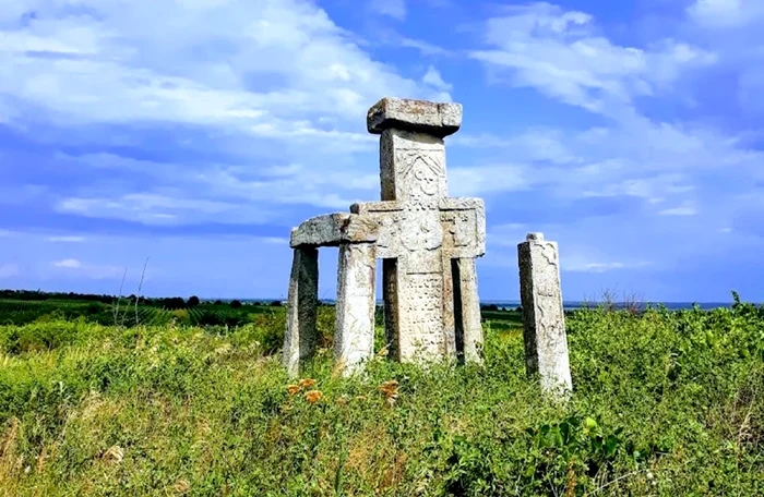 Monumentul îmbină elemente din mai multe culturi / foto: Dan Grecu