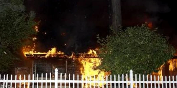 VIDEO Oraş californian evacuat din cauza riscului de extindere a incendiilor
