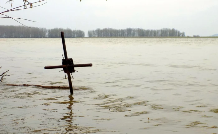 Dunărea peste cota de atenţie la Galaţi FOTO Costel Crângan