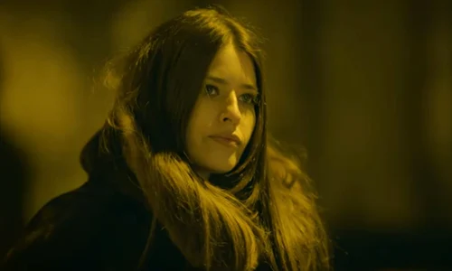 Alice Peneaca in clipul lui Smiley si Damian Draghici jpeg