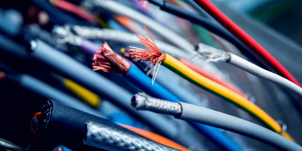 Cabluri FOTO Shutterstock jpg