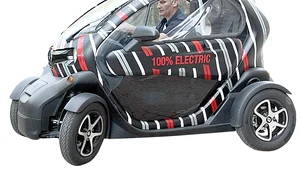 Această maşinuţă se numeşte  ZOE şi e 100% electrică jpeg