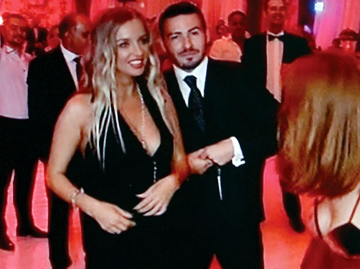 Sunt împreună de o lună