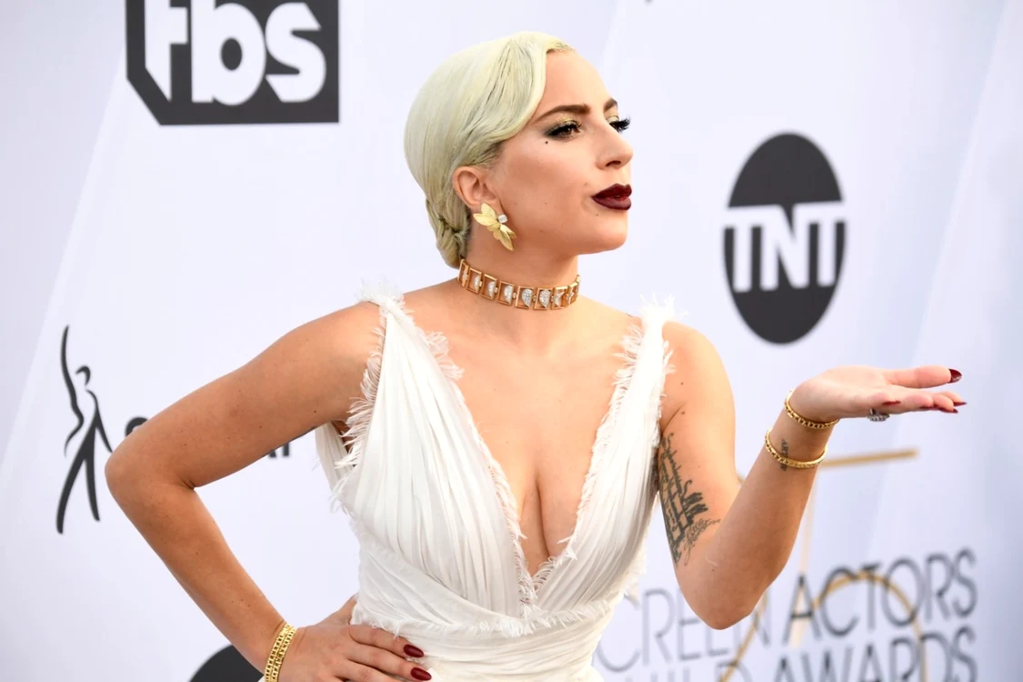 Lady Gaga a avut cea mai apreciată apariţie de la gala premiilor Sindicatului Actorilor Americani FOTOGRAFII Guliver/Getty Images