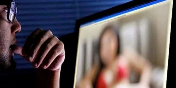 Pornografie foto telem.ro
