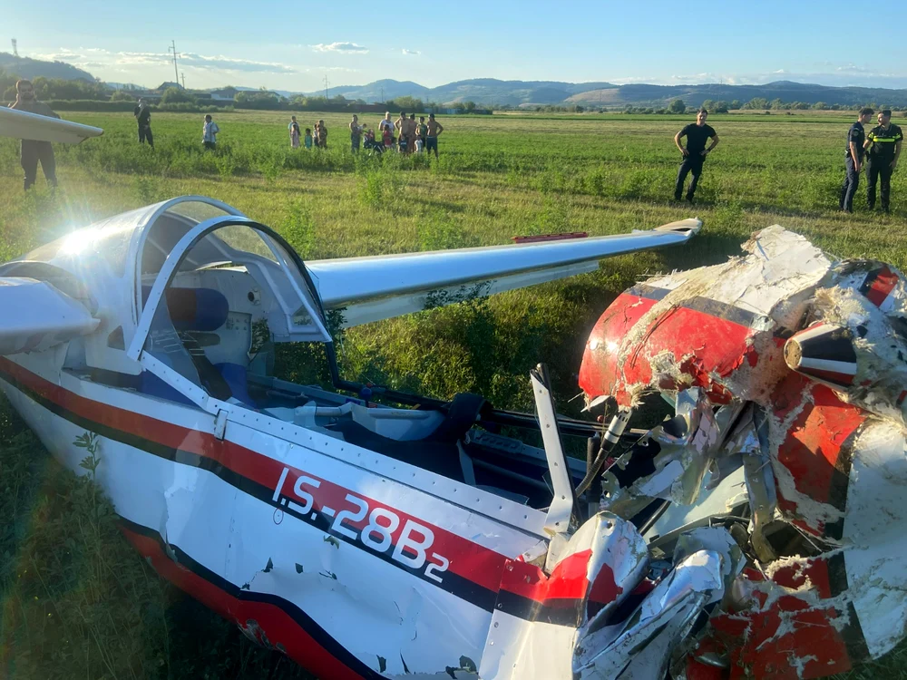 Aparatul de zbor a aterizat forțat FOTO: ISU Hunedoara