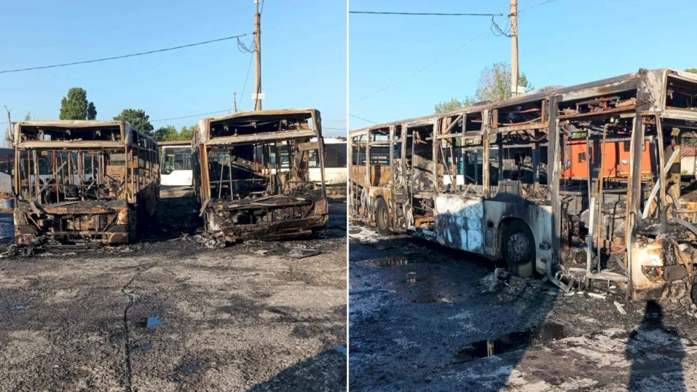 Incendiu puternic la Autobaza Ferentari: două autobuze STB au fost distruse complet de flăcări. S-a sesizat Poliția