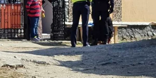 Razii de amploare într-o comunitate de romi din Vâlcea întorşi recent din zonele cu risc de coronavirus din străinătate Foto Adevărul