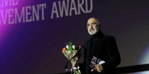 comedy clu Razvan Vasilescu premiu. foto radu badoiu