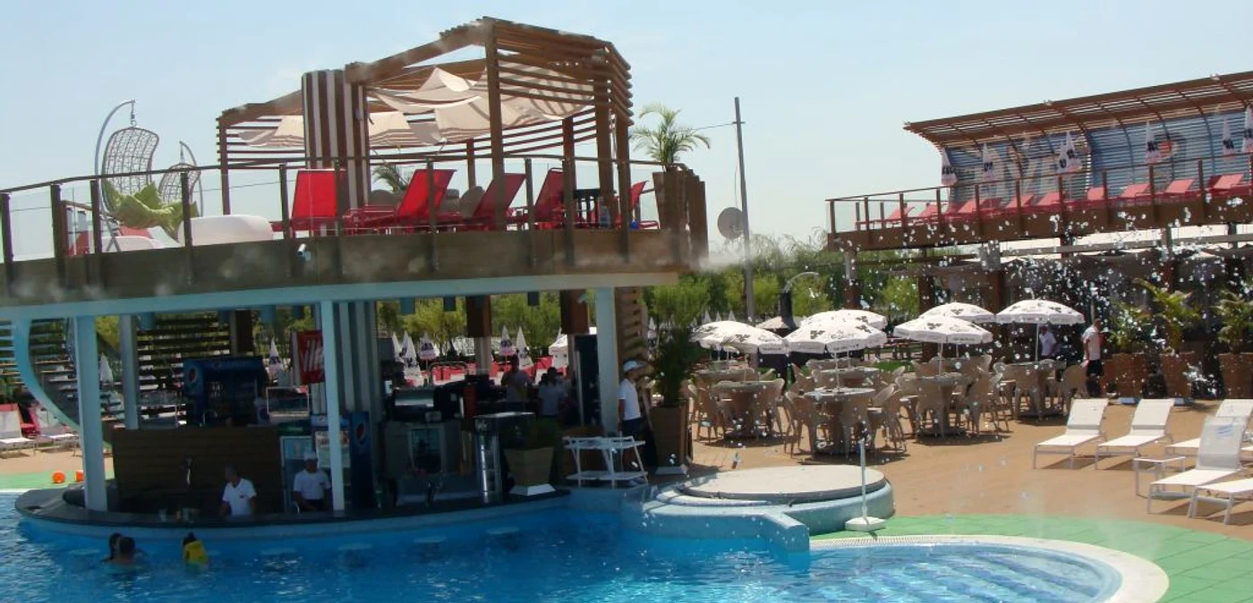 Proprietarii de piscinele, victime ale foamei de bani a Guvernului