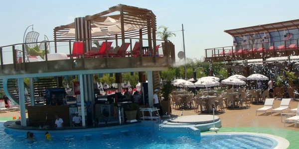 Piscină