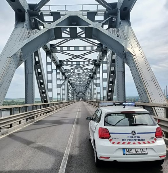 MAE a emis o atenţionare de călătorie pentru Bulgaria privind suspendarea temporară a circulaţiei rutiere pe Podul Giurgiu-Ruse. Rute alternative