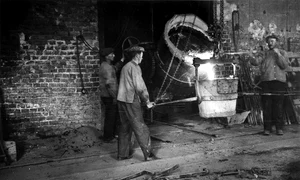 Oțelărie în perioada interbelică (© Arhivă Digital museum)