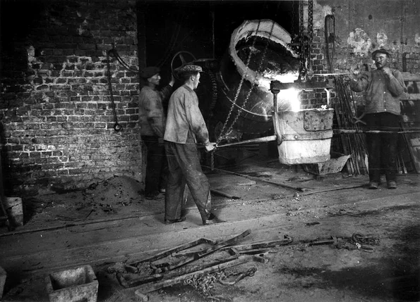 Oțelărie în perioada interbelică (© Arhivă Digital museum)