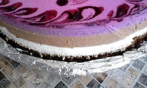 tort mousse de ciocolata si fructe 3 jpeg