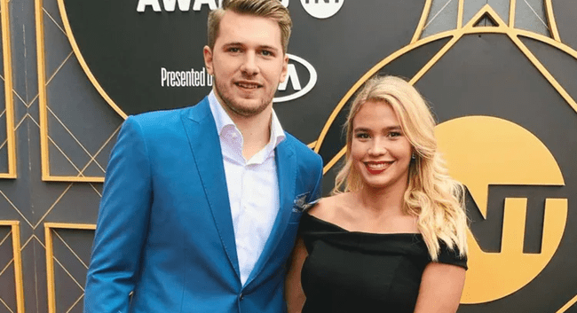 O cântăreață și-ar fi băgat coada în familia unui mare sportiv. Starul, pus să plătească milioane de dolari