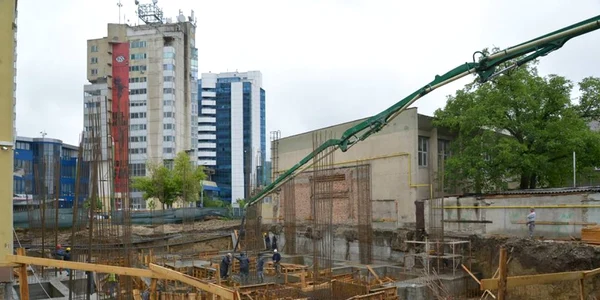 Noua clădire începe să prindă contur