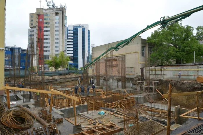 Noua clădire începe să prindă contur. FOTOPrimăria Braşov