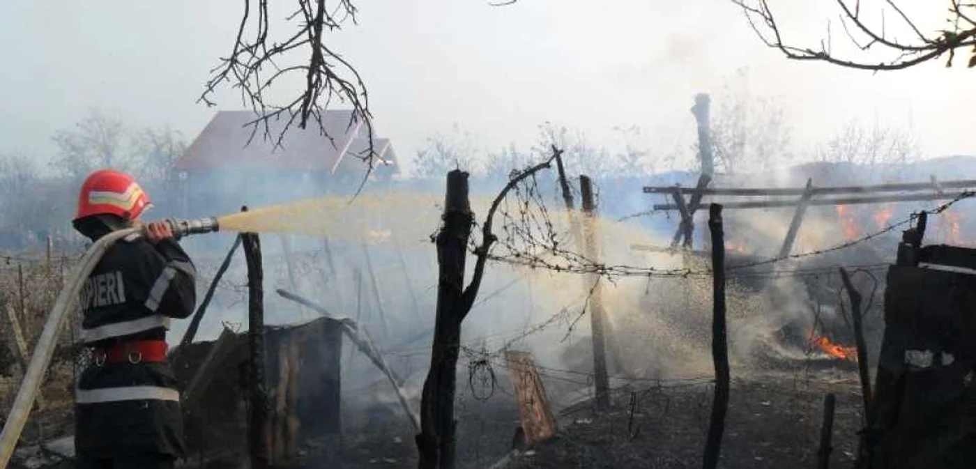 Au intervenit pompierii militari de la Staţia Măcin