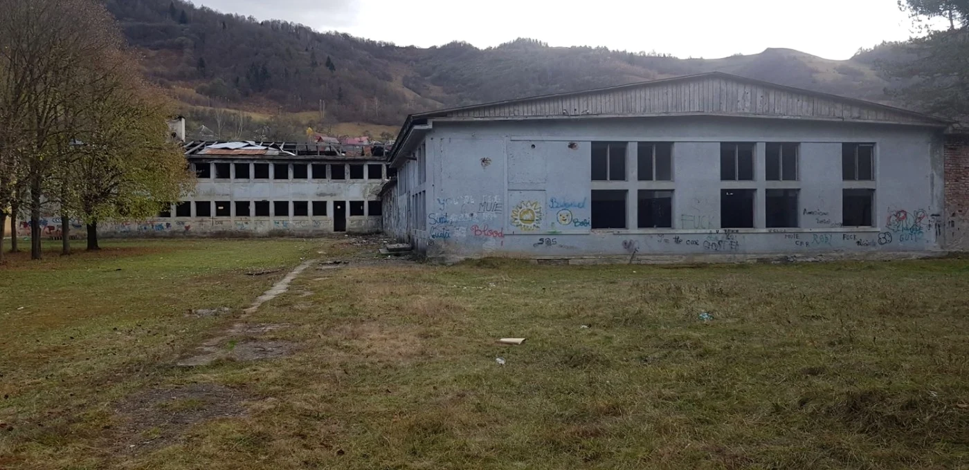 Clădirea in care a funcţionat exploatarea de la Baia de Arieş este abandonată de peste 15 ani