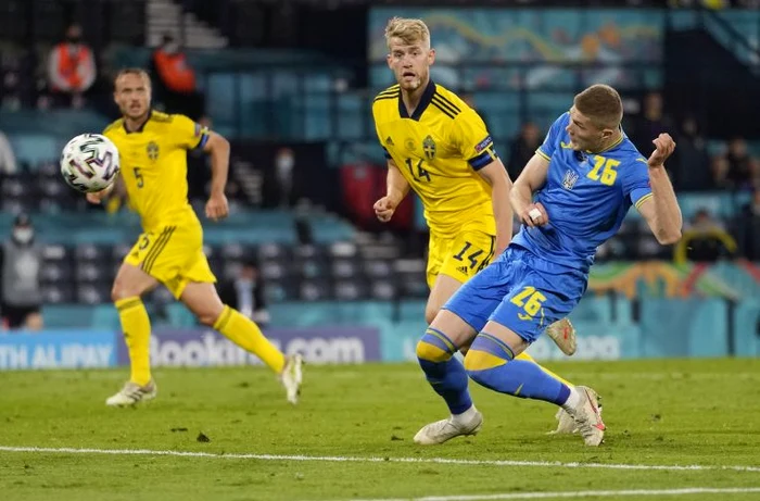 
    Dovbik a dus Ucraina în sferturile Euro 2020FOTO: EPA  