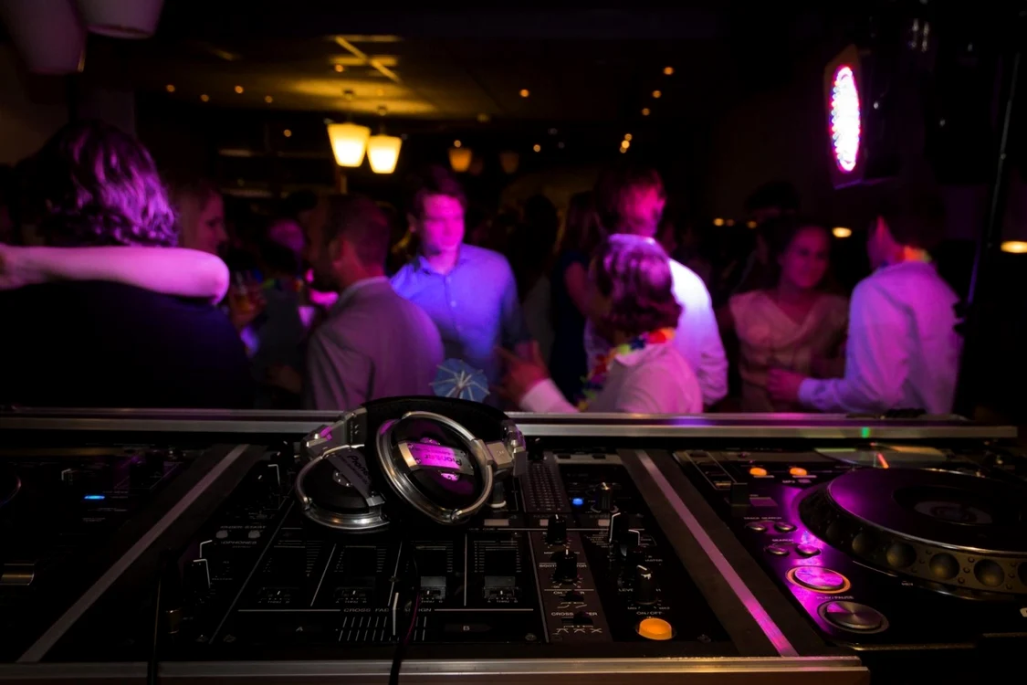 Un DJ din Timişoara este cercetat în două dosare pentru fraudarea fondurilor din programul Start Up Nation FOTO Pixabay