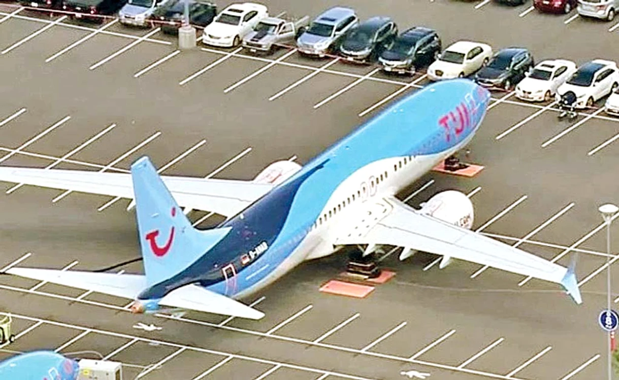 
    Boeingul  737 Max  a ocupat  60 de locuri  de parcare ale  automobilelor  