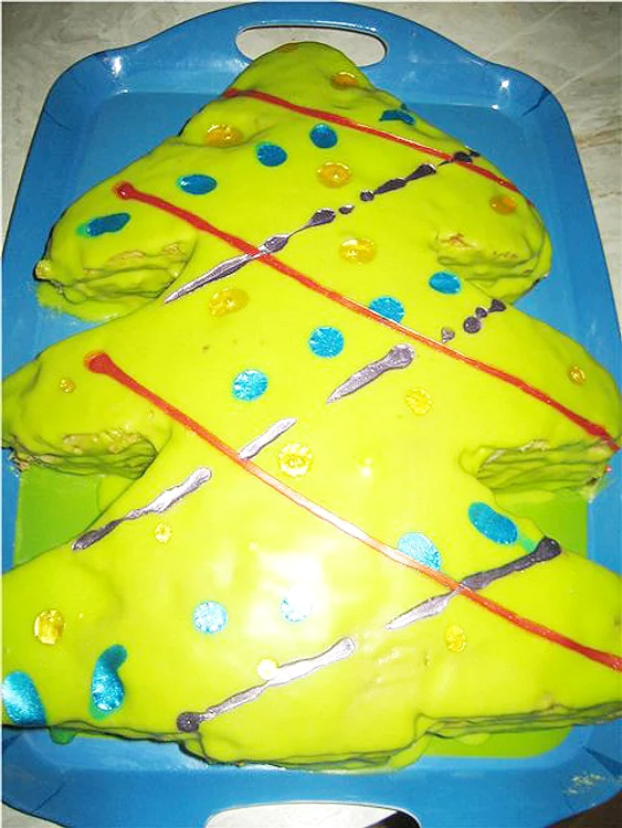 
    Tort Brăduţ  