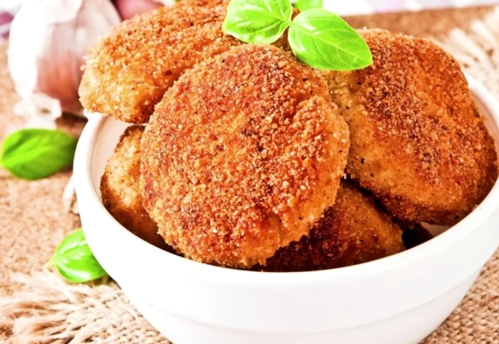 
    Un preparat pe gustul oricui, minisnitele de puiclickpoftabuna.ro  