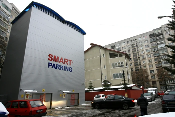 Aşa arată parcările inteligente amplasate pe strada Reveriei din sectorul 6