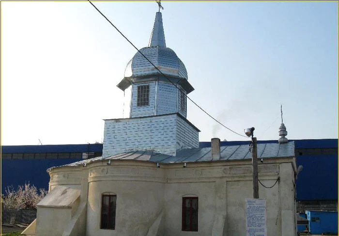 Biserica este chiar lângă Șantierul Naval Damen FOTO: Arhiepiscopia Dunării de Jos