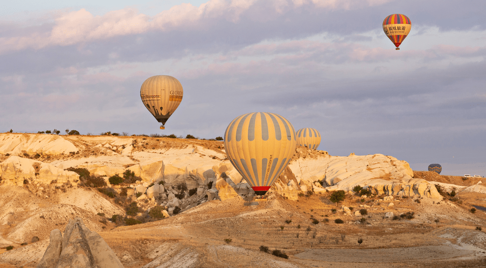 Doi turiști spanioli au murit într-un accident de balon cu aer cald în Turcia