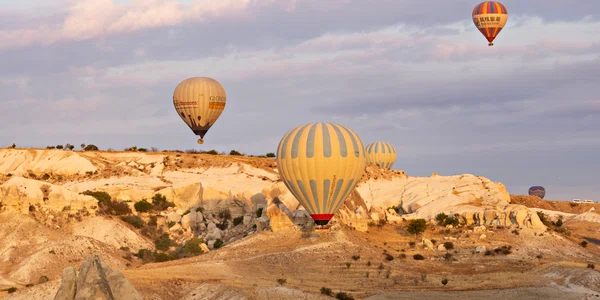 balon aer cald capadocia turcia foto shutterstock