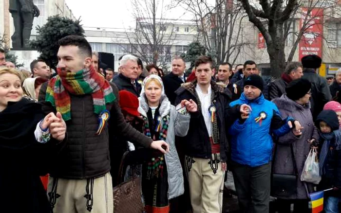 Slătinenii prezenţi, mai puţini decât anul trecut, s-au bucurat de momente FOTO: Alina Mitran