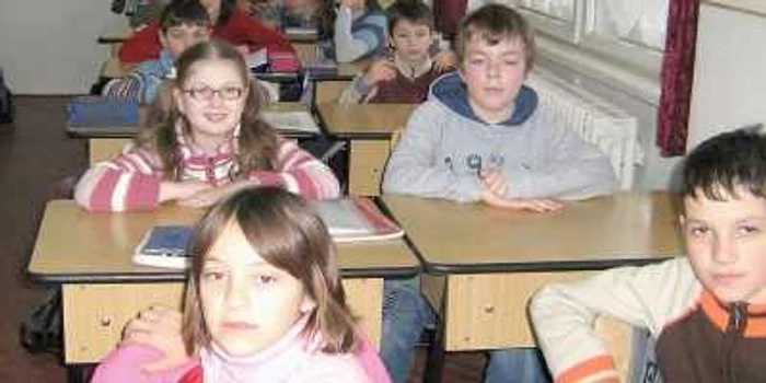 Şcolile vor fi luate la bani mărunţi