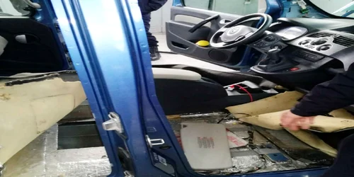 Maşină blindată cu ţigări la Galaţi FOTO Poliţia de Frontieră