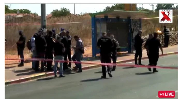 În stație se aflau mai multe persoane. FOTO captură video Facebook