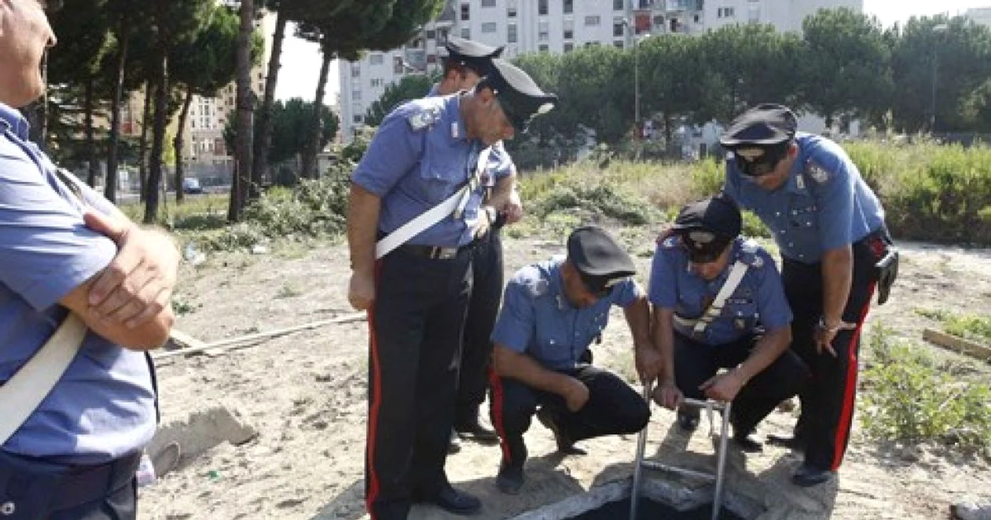 Un mafiot trăia de un an sub pământ la Napoli