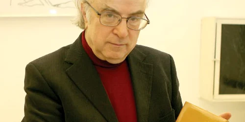 Scriitorul îşi prezintă volumul „Vorbind pietrei“ 