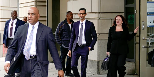 CEO ul Google și Alphabet Sundar Pichai părăsește tribunalul federal la Washington DC octombrie 2023 FOTO Profimedia jpg