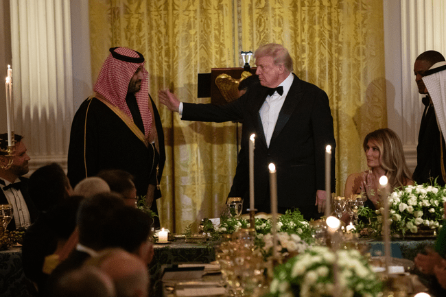 Arabia Saudită, lovită din toate părțile. Trump refuză să sprijine militar regatul împotriva rebelilor houthi
