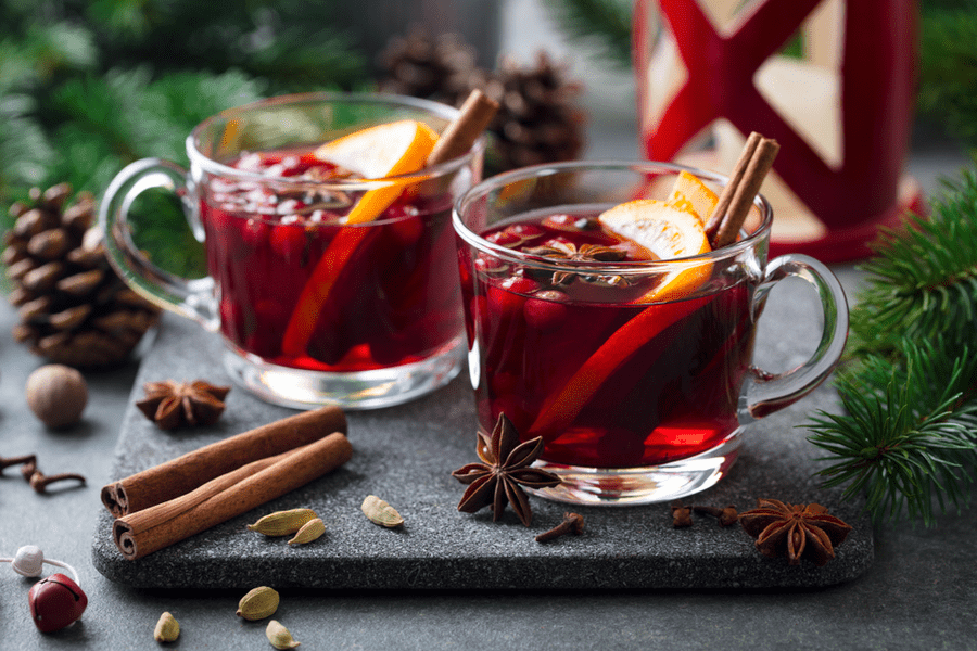 Rețeta unui delicios vin fiert, cea mai populară băutură iarna. Ingrediente care îl fac senzațional