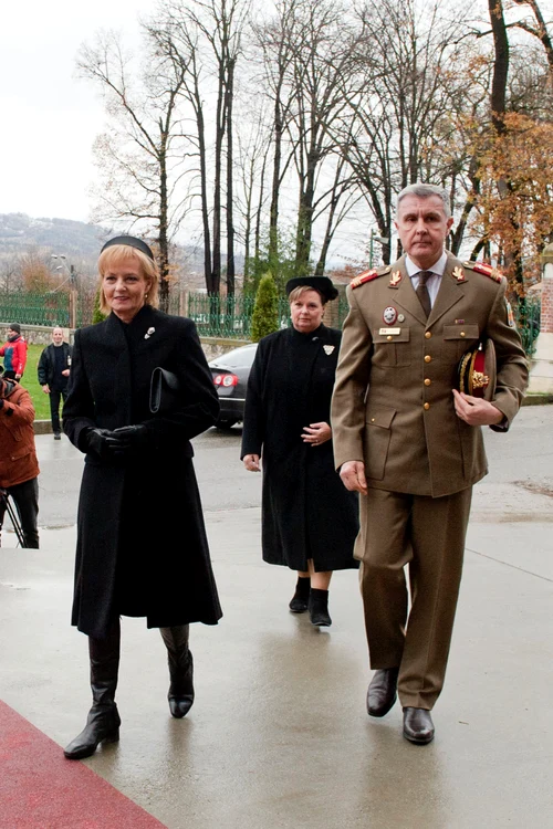 19 majestatea sa margareta principele radu principesa sofia curtea de arges parastas 2 ani regele mihai i ang3088 jpg jpeg