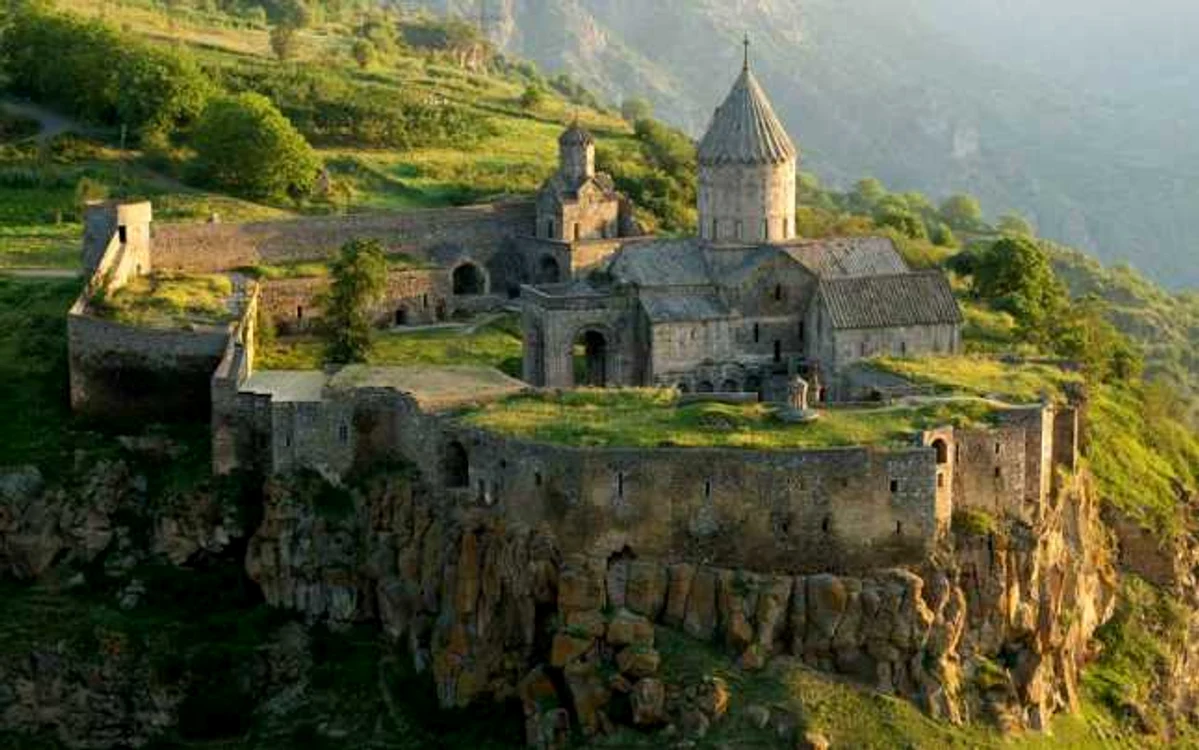 Manastirea Tatev  – Tatev