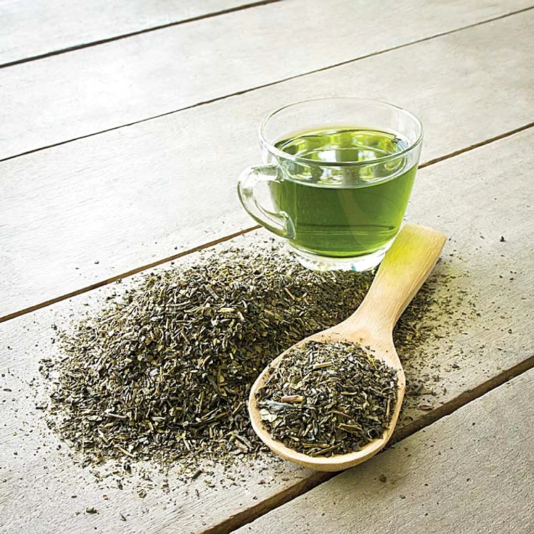 
    Ceaiul verde poate face ca medicamentele de tensiune să fie mai puţin eficiente.  